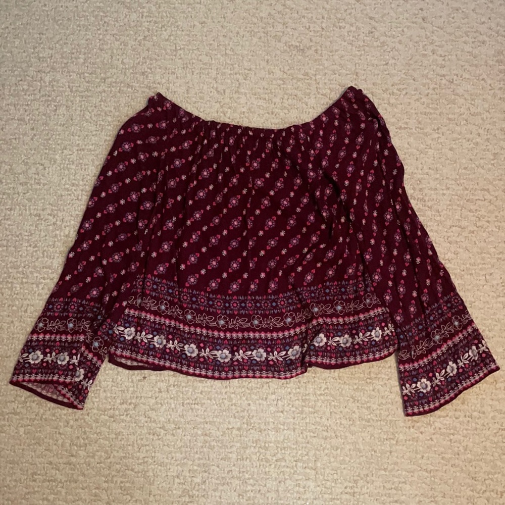 Off-the-shoulder printed top